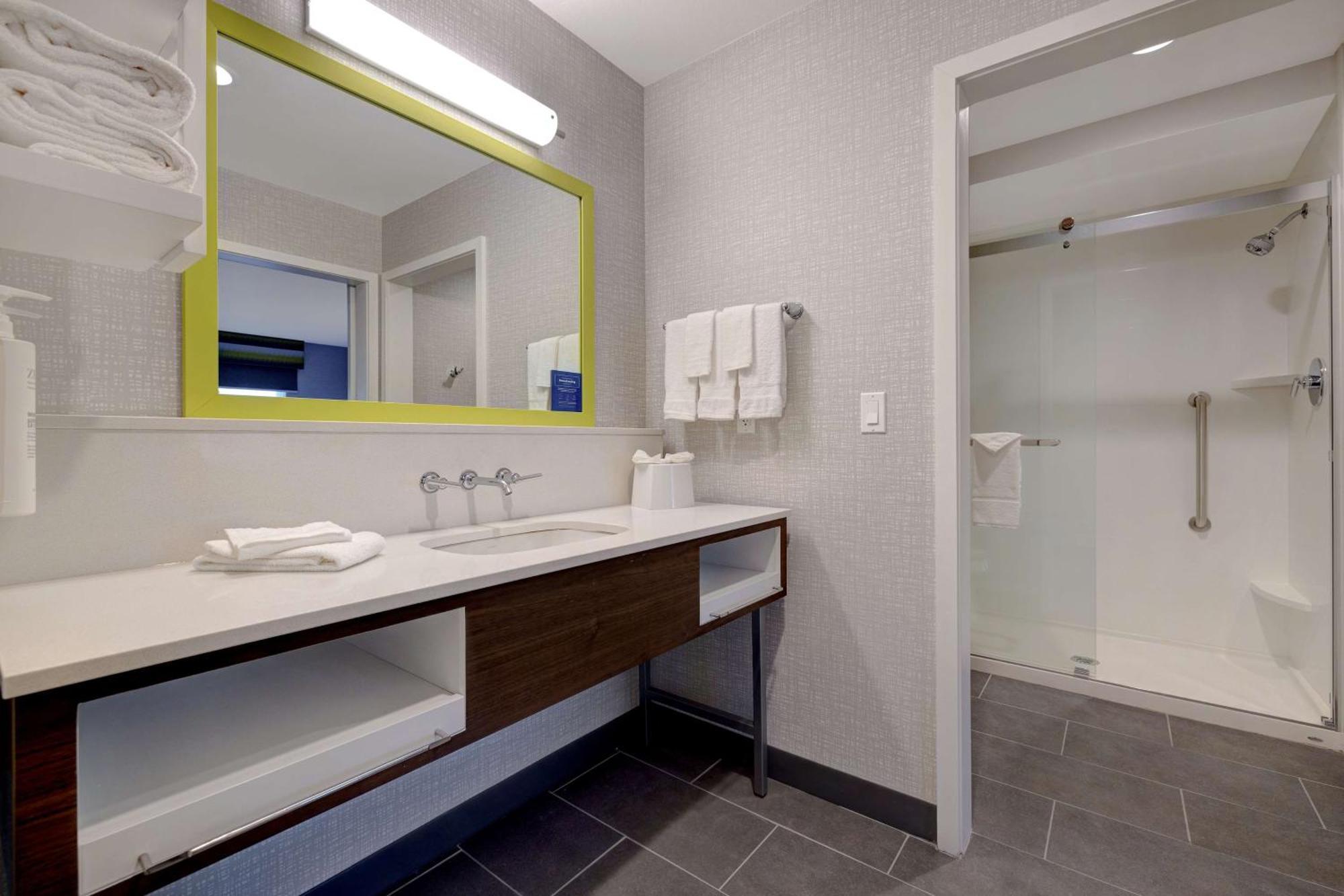 Hampton Inn & Suites Marina Eksteriør billede
