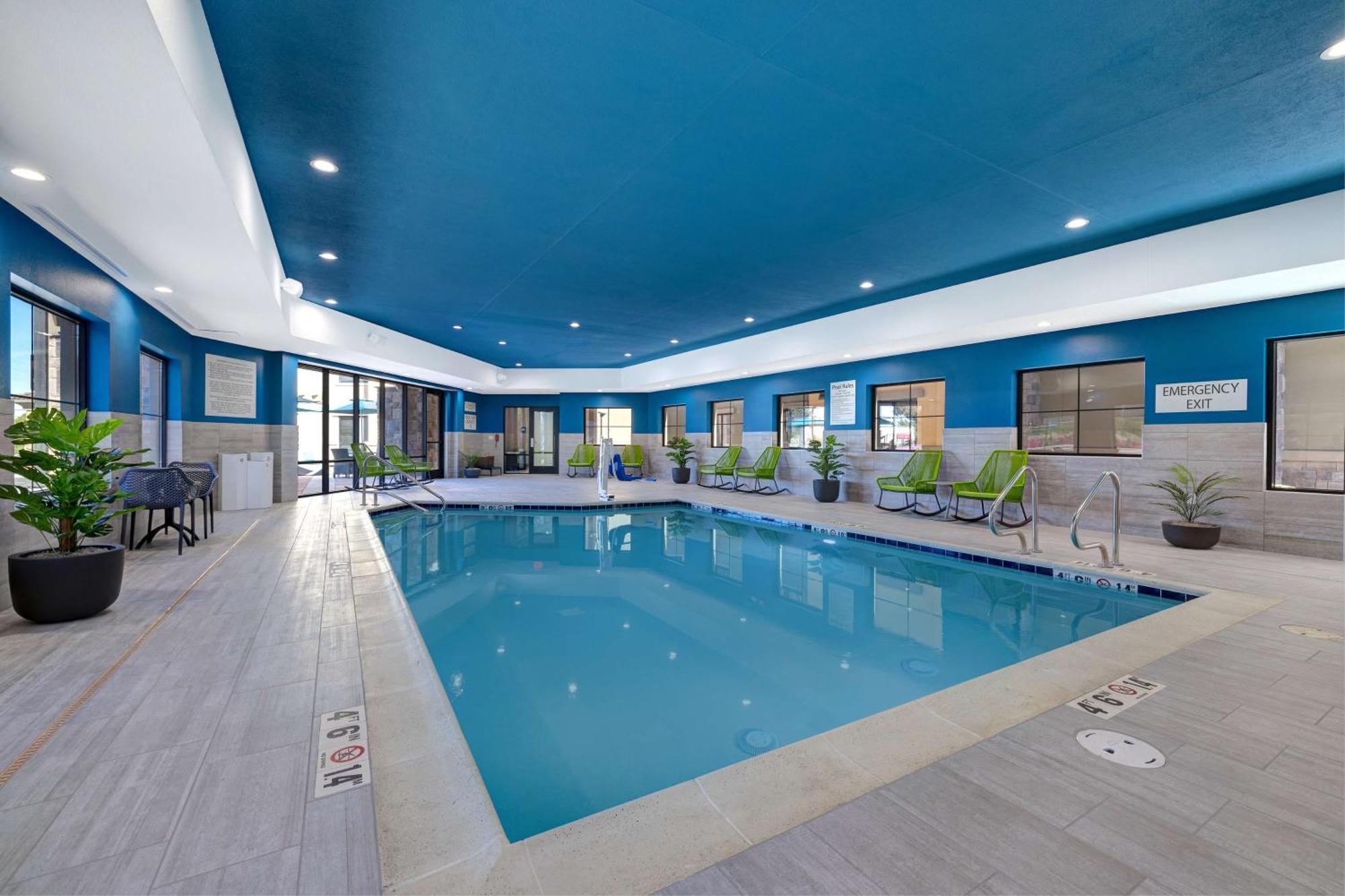 Hampton Inn & Suites Marina Eksteriør billede