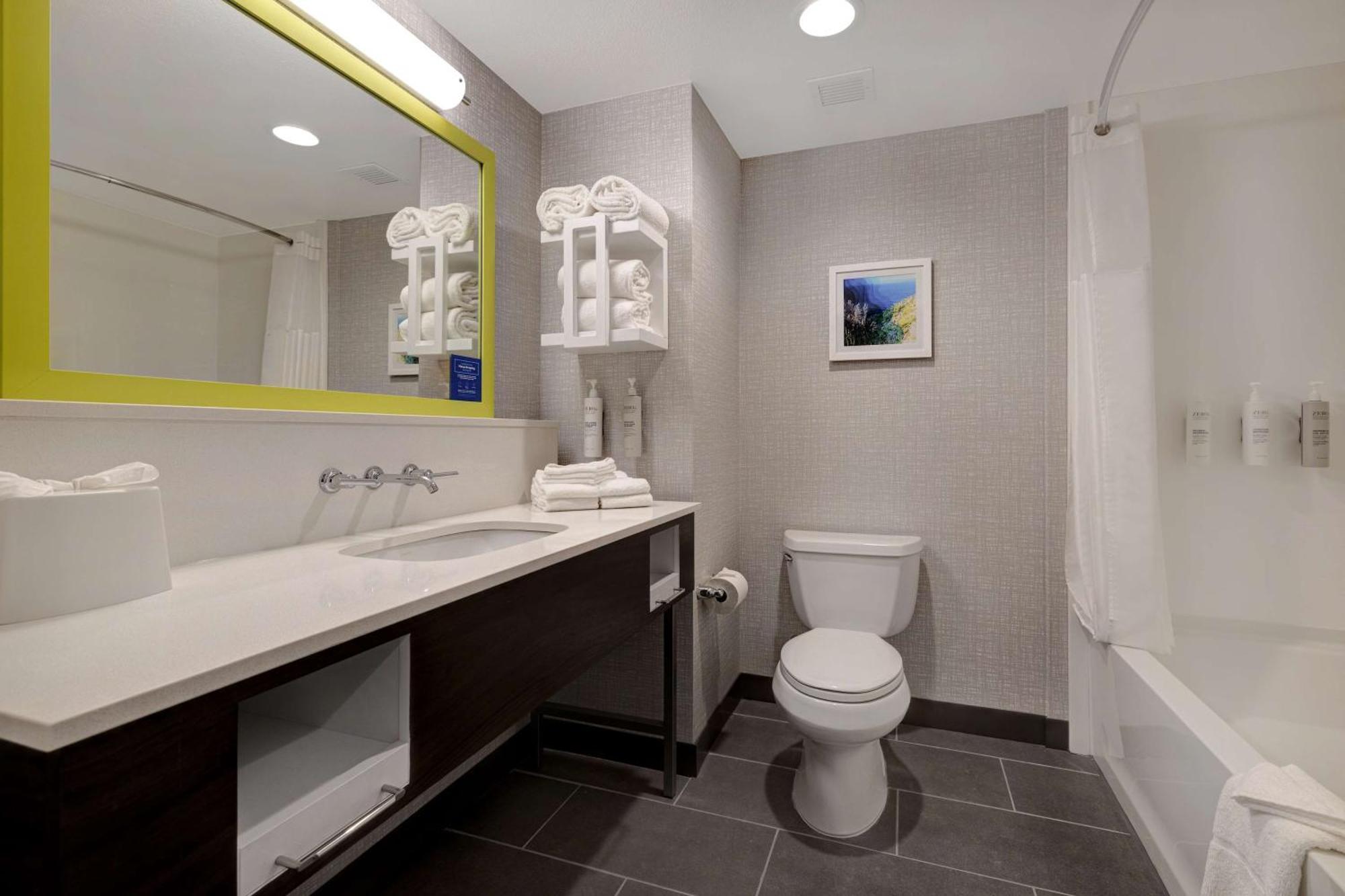 Hampton Inn & Suites Marina Eksteriør billede
